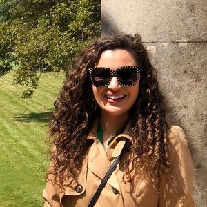 Meet your Posher, Natalie